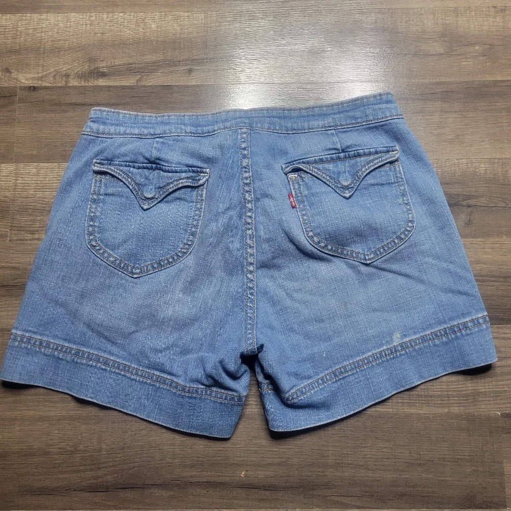Women's 2007 Levi's 545 Denim Jean Shorts Snap Flap Pocket Sz 6 - Picture 2 of 6